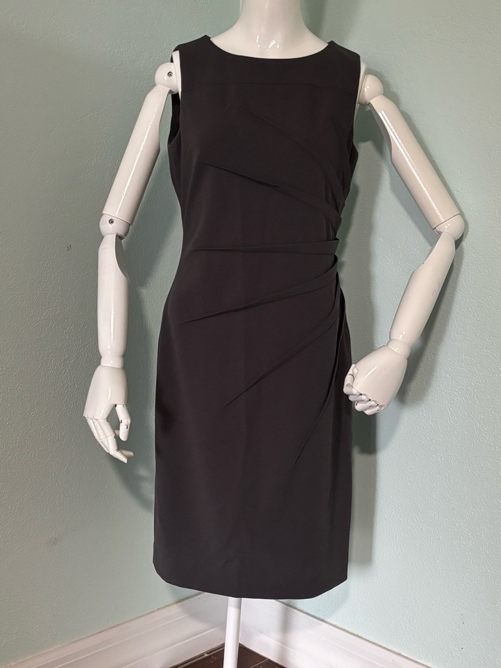 Calvin Klein size 6 women’s dress